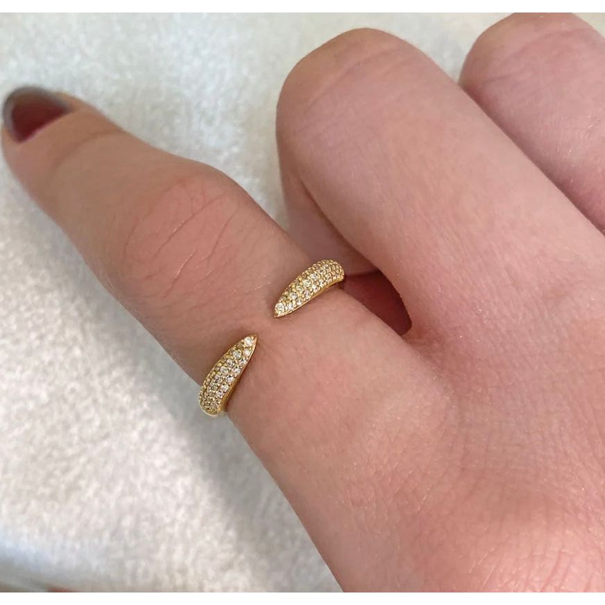 Gold Claw Diamond Ring